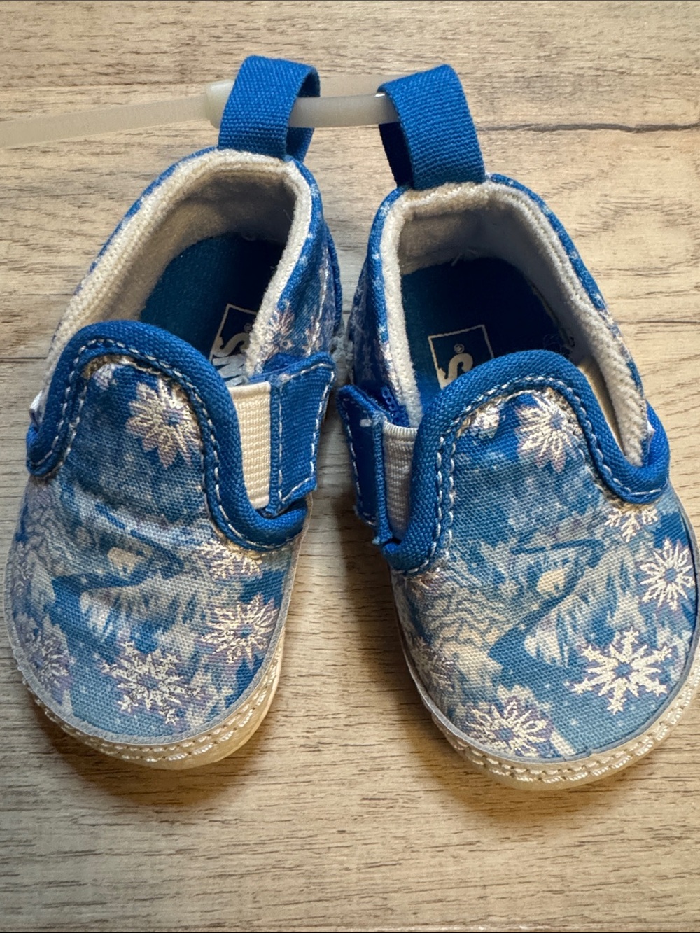 VAN’S Blue Snowflake Slip-On Crib Shoes